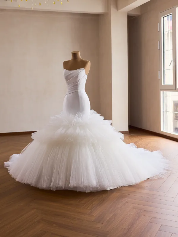 Wysokiej Klasy Eleganckie Białe Satyna Wzburzyć Suknie Ślubne 2026 Syrena / Rozkloszowane Bez Ramiączek Bez Rękawów Bez Pleców Trenem Kaplica
