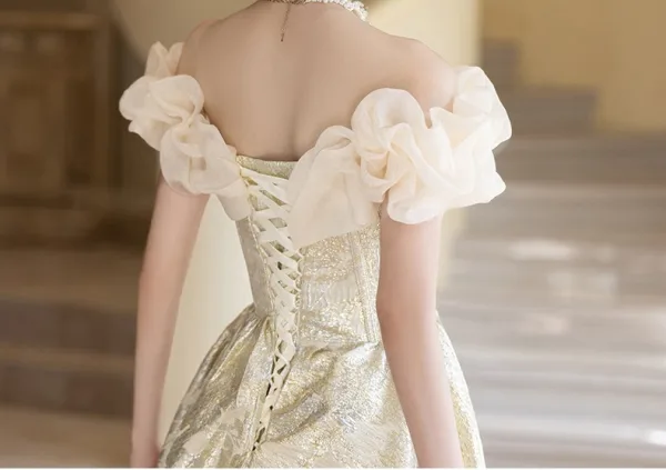 Charming Champagne Glitter Prom Dresses 2025 A-Line / Princess Ruffle Off-The-Shoulder Short Sleeve Backless Floor-Length / Long Formal Dresses