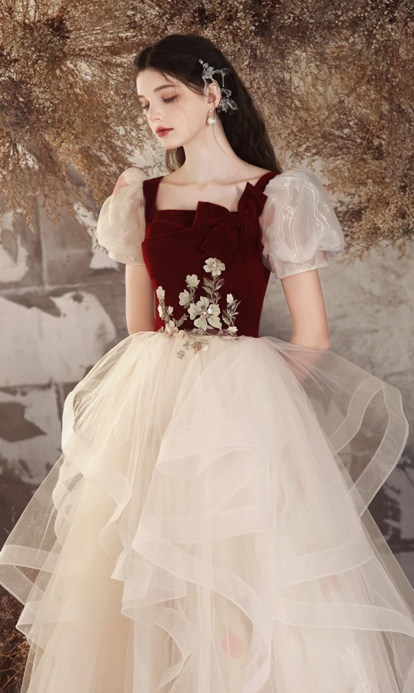 Chic / Beautiful Burgundy Flower Cascading Ruffles Sweet 16 Prom Dresses 2024 A-Line / Princess Square Neckline Puffy Short Sleeve Backless Floor-Length / Long Formal Dresses