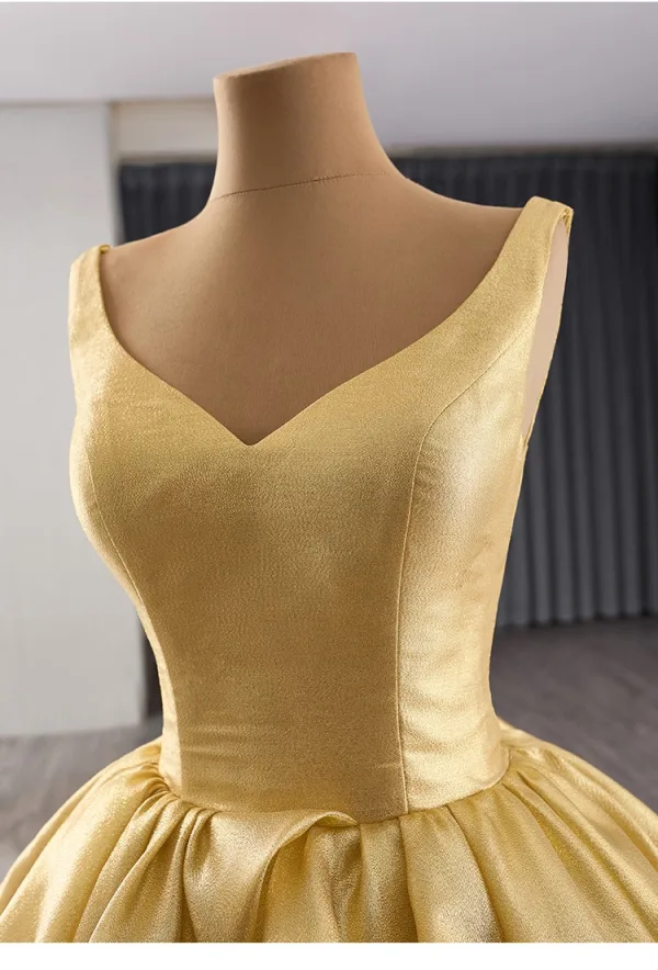 Couture Gold Cascading Ruffles Prom Dresses 2024 Ball Gown V-Neck Sleeveless Backless Chapel Train Prom Formal Dresses