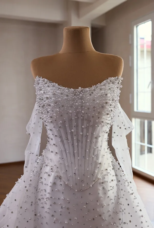 Luxus / Herrlich Weiß Handgefertigt Perlenstickerei Perle Strass Brautkleider / Hochzeitskleider 2026 Meerjungfrau Bandeau Ärmellos Rückenfreies Sweep / Pinsel Zug