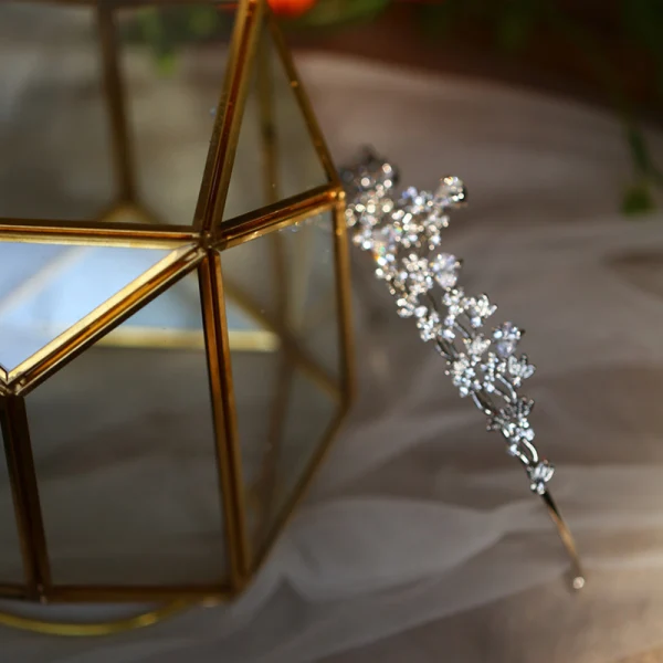 Eleganckie Srebrny Rhinestone Cyrkon Ślub Tiara 2022 Stop Ozdoby Do Włosów Ślubne