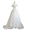 Mode Weiß Schleife Brautkleider / Hochzeitskleider 2023 A Linie Bandeau Ärmellos Rückenfreies Sweep / Pinsel Zug Hochzeit
