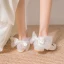 Modest / Simple White Pearl Lace Flower Bow Wedding Shoes 2024 4 cm Block Heels Pointed Toe Wedding Pumps High Heels