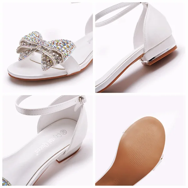Uroczy Białe Rhinestone Kokarda Płaskie Bal Sandały Damskie 2023 Z Paskiem Peep Toe Sandały