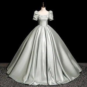 Réservé Gris Satin Robe De Bal 2025 Robe Boule Encolure Carrée Manches Courtes Dos Nu Noeud Longue Promo Robe De Ceremonie