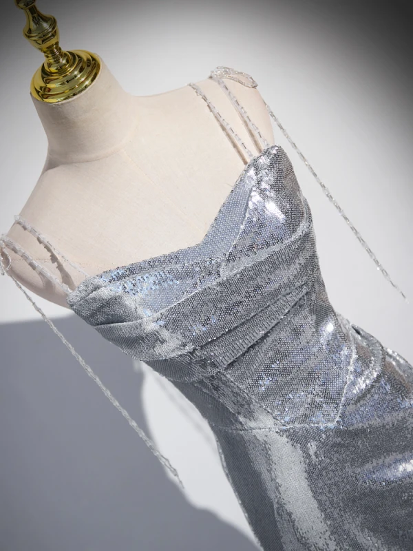 Sexy Scintillantes Argenté Paillettes Robe De Soirée 2024 Trompette / Sirène Bretelles Spaghetti Sans Manches Dos Nu Train De Balayage Soirée Robe De Ceremonie