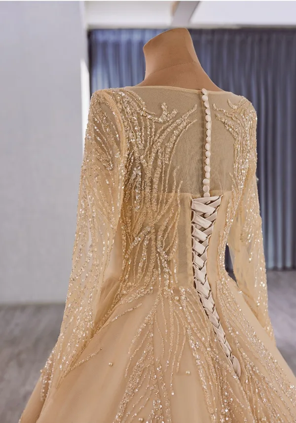 Luxus / Herrlich High End Gold Handgefertigt Perlenstickerei Perle Pailletten Multifarben Feder Ballkleider 2025 Ballkleid Rundhalsausschnitt Lange Ärmel Kapelle-Schleppe Ball