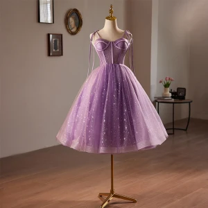 Chic Belle Lilas Glitter Paillettes Courte Corset De Retour Robe De Graduation 2024 Princesse Bretelles Spaghetti Sans Manches Dos Nu Robe De Ceremonie