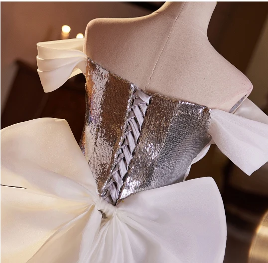 Glitzernden Silber Pailletten Ballkleider 2024 A Linie Off Shoulder Kurze Ärmel Rückenfreies Schleife Lange Ball Festliche Kleider