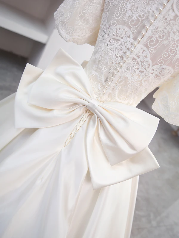 Modest / Simple Elegant Ivory Lace Flower Satin Wedding Dresses 2023 Ball Gown High Neck Short Sleeve Bow Sash Floor-Length / Long Wedding