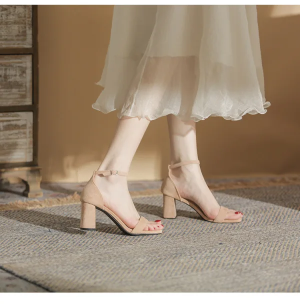 Simple Noire Été Désinvolte Daim Sandales Femme 2022 Bride Cheville 7 cm Talons Épais Peep Toes / Bout Ouvert Sandales Talons Hauts