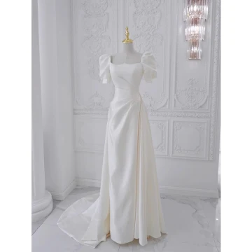 Élégant Blanche Satin Robe De Bal 2023 Princesse Encolure Carrée Gonflée Manches Courtes Dos Nu Train De Balayage Promo Robe De Ceremonie