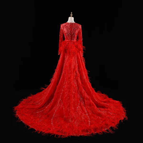Luxe Rouge Fait main Perlage Paillettes Plumes Robe De Soirée 2023 Trompette / Sirène Encolure Dégagée Manches Longues Ceinture Tribunal Train Soirée Robe De Ceremonie