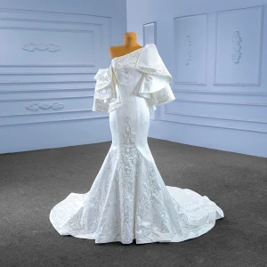 Haut De Gamme Élégant Blanche Satin Perlage Paillettes Robe De Mariée 2023 Trompette Sirène Volants En Cascade Une Épaule Manches Courtes Dos Nu Tribunal Train Mariage