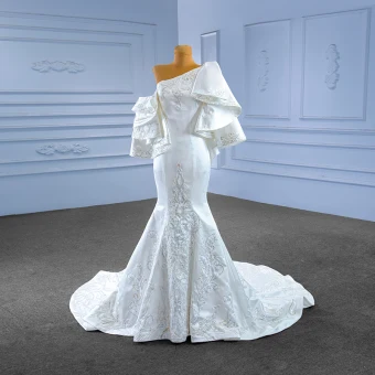 Haut De Gamme Élégant Blanche Satin Perlage Paillettes Robe De Mariée 2023 Trompette Sirène Volants En Cascade Une Épaule Manches Courtes Dos Nu Tribunal Train Mariage
