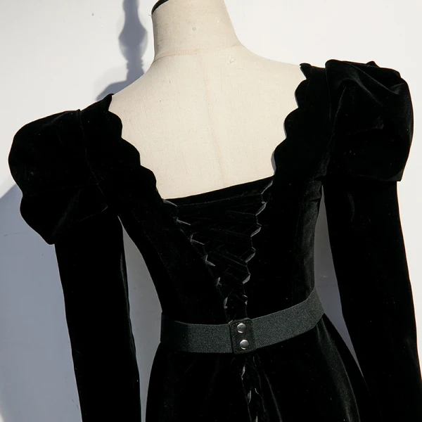 Elegante Schwarz Winter Wildleder Abendkleider 2023 A Linie Eckiger Ausschnitt Rückenfreies Strass Stoffgürtel Lange Ärmel Lange Abend Festliche Kleider
