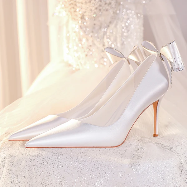 Fashion Ivory Satin Rhinestone Bow Wedding Shoes 2023 Leather 8 cm Stiletto Heels Pointed Toe Wedding Pumps High Heels
