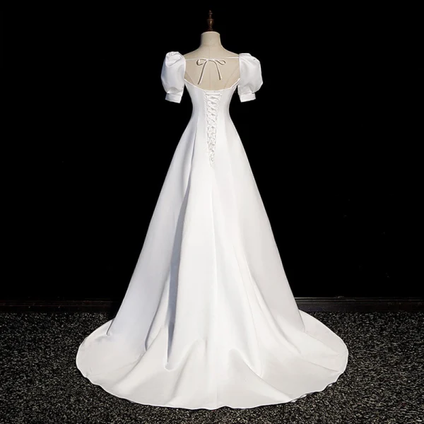 Modest / Simple White Satin Prom Dresses 2022 A-Line / Princess Square Neckline Puffy Short Sleeve Bow Backless Court Train Prom Formal Dresses