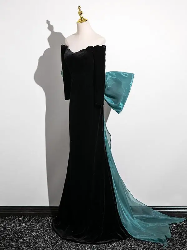Chic / Beautiful Black Velvet Evening Dresses 2025 Trumpet / Mermaid Off-The-Shoulder Short Sleeve Backless Bow Sweep Train Evening Party Formal Dresses