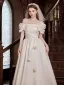 Elegante Ivory / Creme Applikationen Satin Brautkleider / Hochzeitskleider 2025 A Linie Off Shoulder Kurze Ärmel Rückenfreies Lange