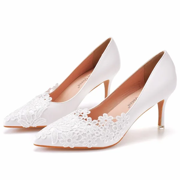 Eenvoudige Witte Kant Bloem Bruidsschoenen 2025 7 cm Naaldhakken / Stiletto Spitse Neus Huwelijk Pumps Hoge Hakken