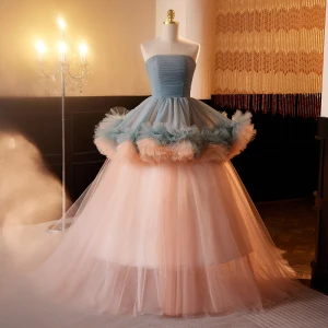 Mote Rødmende Rosa Gripende Ruffles Ballkjoler 2023 Ballkjole Strapless Uten Ermer Ryggløse Feie Tog Ball Formelle Kjoler