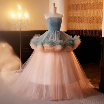 Mote Rødmende Rosa Gripende Ruffles Ballkjoler 2023 Ballkjole Strapless Uten Ermer Ryggløse Feie Tog Ball Formelle Kjoler
