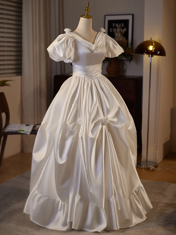 Vintage / Retro Ivory Appliques Satin Wedding Dresses 2024 Ball Gown V-Neck Puffy Short Sleeve Backless Floor-Length / Long Wedding