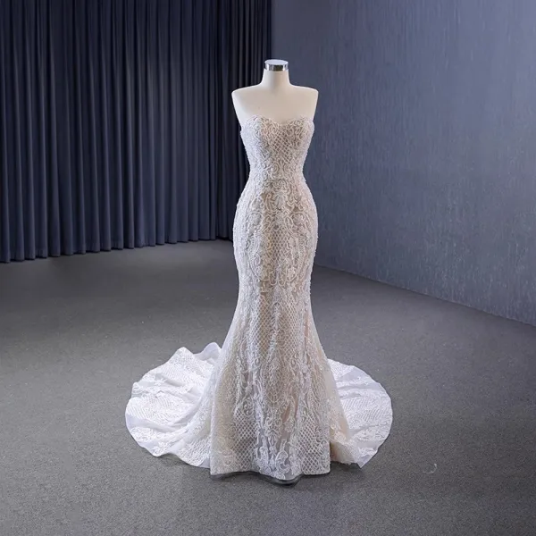 Luxury / Gorgeous White Handmade  Beading Lace Flower Wedding Dresses 2023 Trumpet / Mermaid Strapless Sleeveless Backless Court Train Wedding