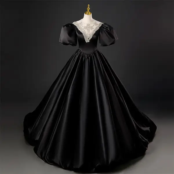 Vintage / Retro Black Satin Rhinestone Prom Dresses 2022 Ball Gown Scoop Neck Prom Dresses Puffy Short Sleeve Court Train Prom Formal Dresses