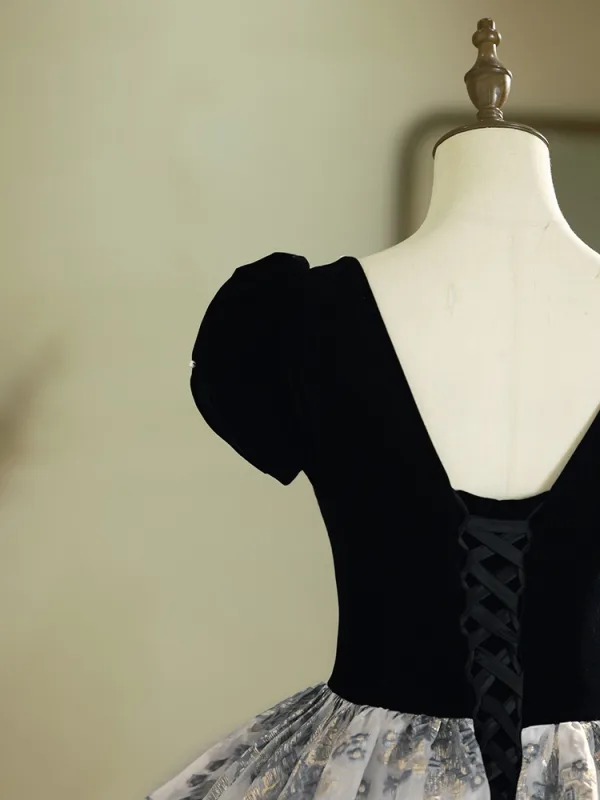 Vintage / Retro Black Pearl Velvet Printing Prom Dresses 2024 Ball Gown Square Neckline Short Sleeve Backless Floor-Length / Long Prom Formal Dresses