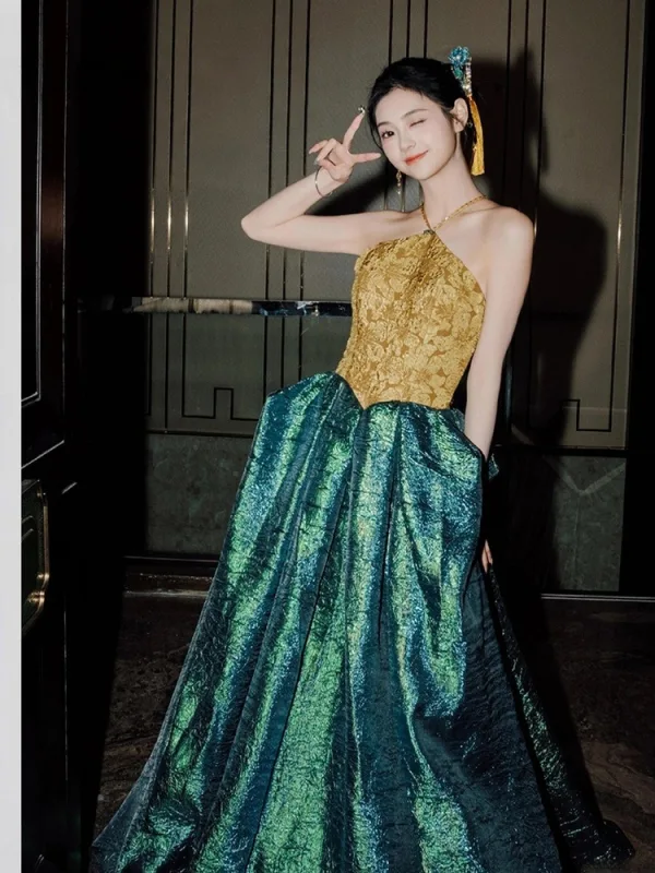 Chic / Beautiful Dark Green Prom Dresses 2025 A-Line / Princess Halter Sleeveless Backless Floor-Length / Long Formal Dresses