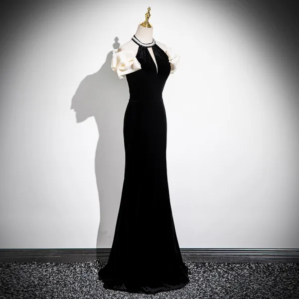 Glamourös Schwarz Perlenstickerei Ballkleider 2025 Meerjungfrau Rundhalsausschnitt Rüschen Kurze Ärmel Lange Ball Festliche Kleider