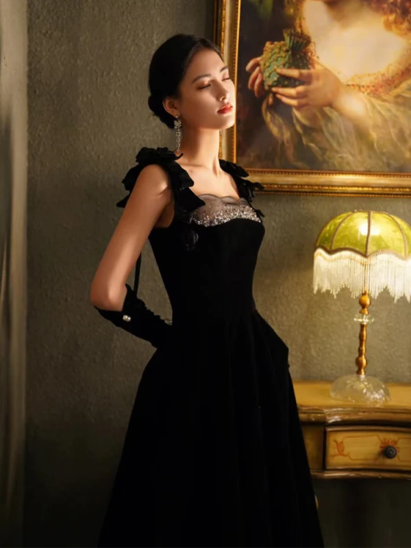 Style Audrey Hepburn Noire Paillettes Robe De Bal 2024 Princesse Bretelles Spaghetti Sans Manches Dos Nu Longue Promo Robe De Ceremonie