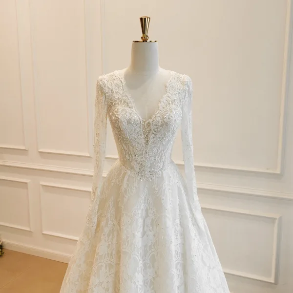Luxury / Gorgeous Elegant Ivory Handmade Beading Pearl Sequins Lace Flower Wedding Dresses 2026 A-Line / Princess V-Neck Long Sleeve Backless