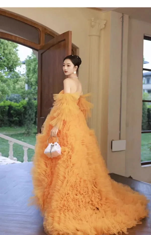 Charmant Orange Plissee Ballkleider 2023 Ballkleid Off Shoulder Kurze Ärmel Rückenfreies Gespaltete Front Sweep / Pinsel Zug Ball Festliche Kleider