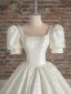 Vintage / Originale Ivoire Robe De Mariée 2023 Robe Boule Encolure Carrée Perle Gonflée Manches Courtes Dos Nu Longue Mariage