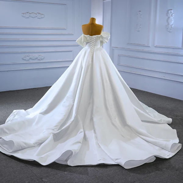 Haut de Gamme Blanche Fait main Perlage Perle Satin Robe De Mariée 2023 Trompette / Sirène De l'épaule Manches Courtes Dos Nu Royal Train Mariage