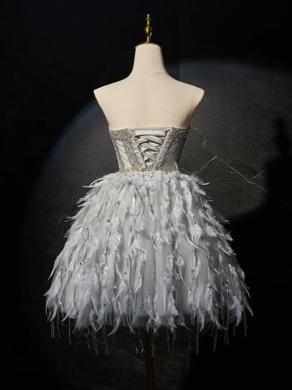 Sexy Gris Fait main Perlage Perle Paillettes Plumes Courte Robe De Fête 2024 Princesse Bustier Sans Manches Dos Nu Cocktail Soirée