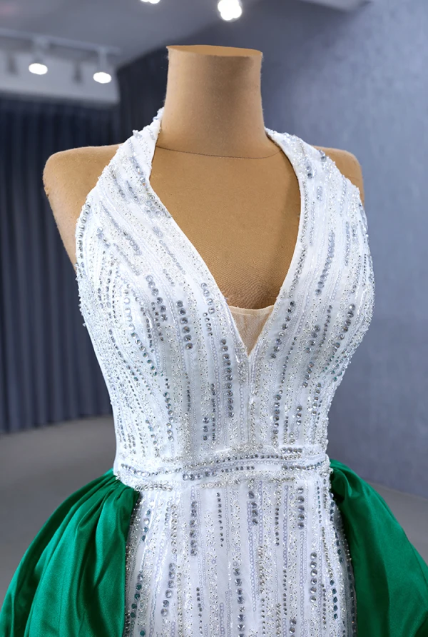 High-end Vintage / Retro Dark Green Prom Dresses 2023 A-Line / Princess Halter Sleeveless Backless Court Train Prom Formal Dresses