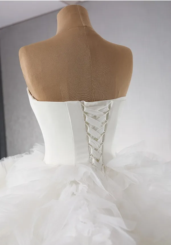 Luxury / Gorgeous White Cascading Ruffles Wedding Dresses 2024 Ball Gown Strapless Sleeveless Backless Court Train Wedding