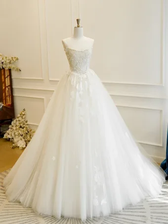 Stunning A Line Princess Ivory Beading Lace Wedding Dresses 2025 U Neck Crossed Straps Sleeveless Tulle