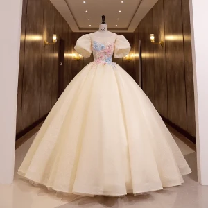 Élégant Champagne Perle En Dentelle Fleur Robe De Bal 2022 Robe Boule Encolure Dégagée Gonflée Manches Courtes Dos Nu Longue Robe De Ceremonie