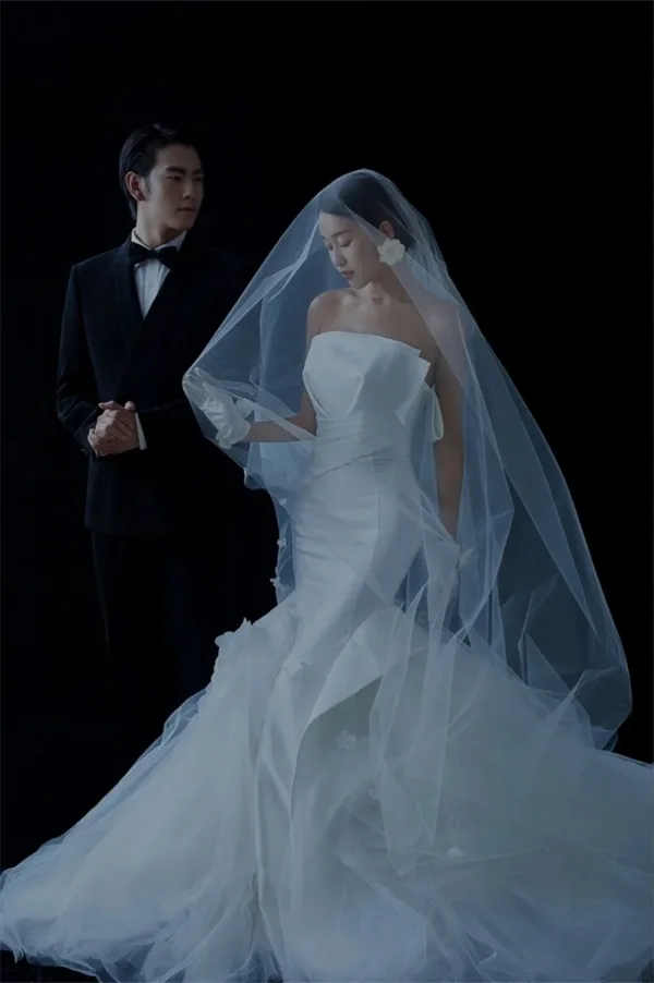 Simple Ivoire Robe De Mariée 2022 Trompette / Sirène Bustier Sans Manches Appliques Dos Nu Chapel Train Mariage