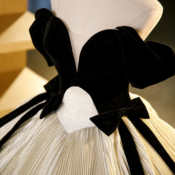 Elegant Sexy Black Velvet Pleated Prom Dresses 2023 Ball Gown Strapless Sleeveless Bow Backless Floor-Length / Long Prom Formal Dresses