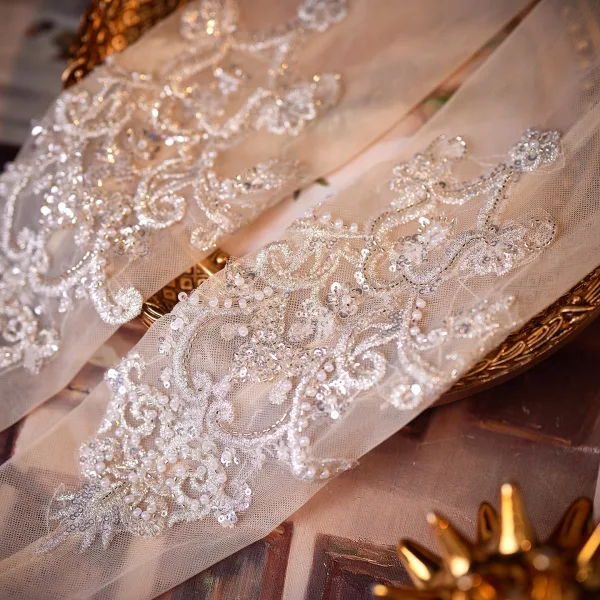 Elegant Hvit Beading Paljetter Blonder Blomst Bryllup Brudehansker 2026 Tyll