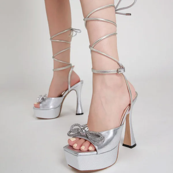 Sexy Argenté Soirée Sandales Femme 2022 Bride Cheville Faux Diamant Noeud 14 cm Talons Aiguilles Peep Toes / Bout Ouvert Sandales Talons Hauts