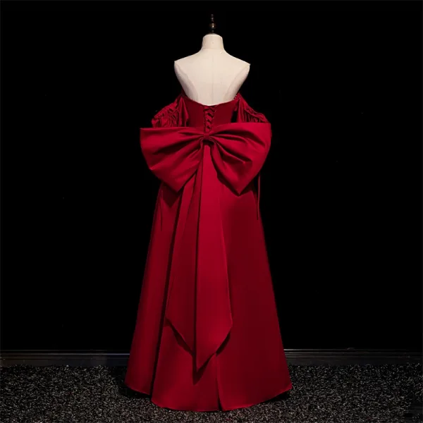 Classy Burgundy A-Line / Princess Prom Dresses 2024 Strapless Short Sleeve Backless Bow Floor-Length / Long Prom Formal Dresses