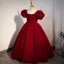Chic / Belle Bordeaux Anniversaire Robe Ceremonie Fille 2022 Robe Boule Encolure Carrée Gonflée Manches Courtes Dos Nu Noeud Perle Longue Robe Ceremonie Fille